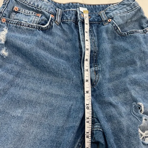 Divided by H & M distressed jeans size 6 - Picture 6 of 8